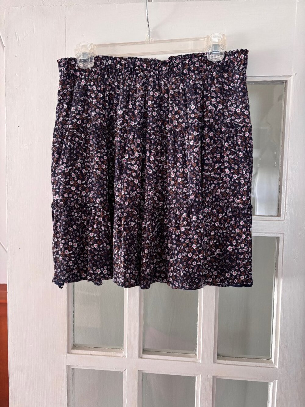 LOFT Floral Skirt (M)